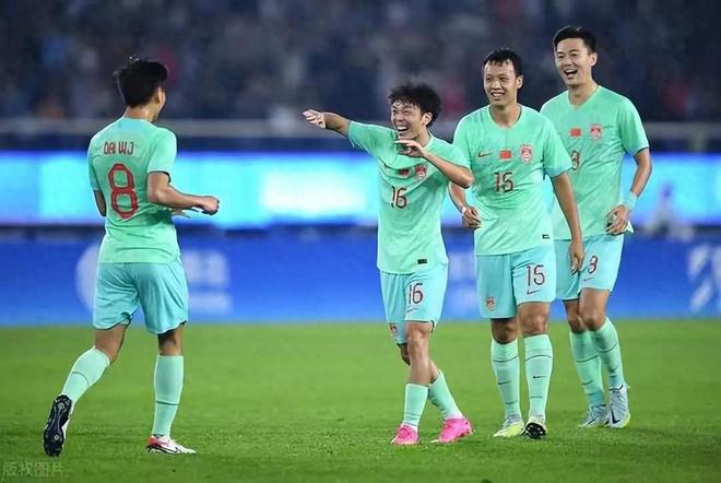【汕头日报】两校区直播联动线上线下齐参与——汕头大学举办2023年开学典礼暨开学第一课 【汕头日报】两校区直播联动线上线下齐参与——汕头大学举办2023年开学典礼暨开学第一课
